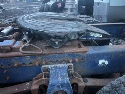 AIR SLIDE HOLLAND Fifth Wheel for a 1991 Freightliner FLD120