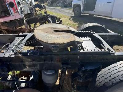 Holland Fifth Wheel for a 2014 Peterbilt 579