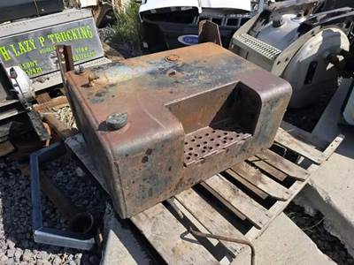 Ford F-700 Right Fuel Tank for a 1989 Ford F700