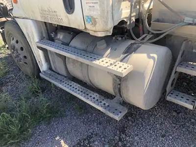 Freightliner Cascadia 125 Left Fuel Tank