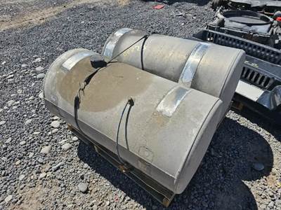 Freightliner Cascadia 125 Right Fuel Tank