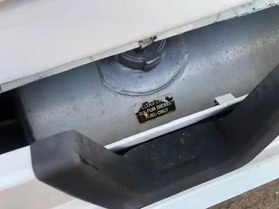 Freightliner Cascadia 126 Right Fuel Tank