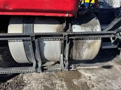 Freightliner Cascadia 126 Left Fuel Tank