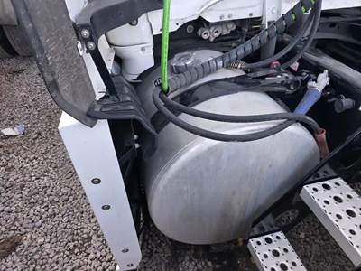 Freightliner Cascadia 126 Left Fuel Tank