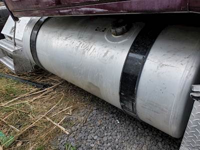 Freightliner Cascadia Left Fuel Tank for a 2018 Freightliner Cascadia 123