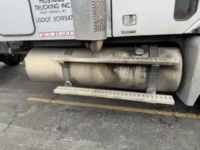 Freightliner Columbia 120 Right Fuel Tank