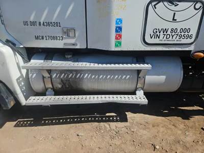 Freightliner Columbia 120 Left Fuel Tank