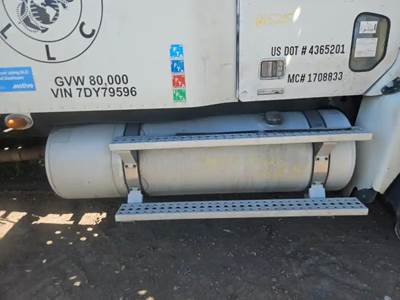 Freightliner Columbia 120 Right Fuel Tank