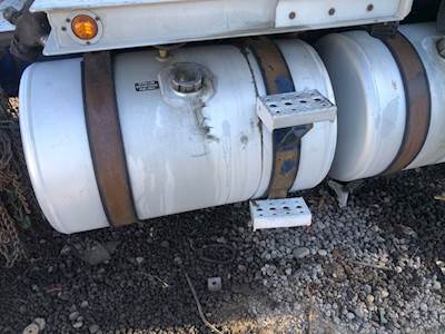 Freightliner Coronado 122 Right Fuel Tank for a 2013 Freightliner Coronado 12