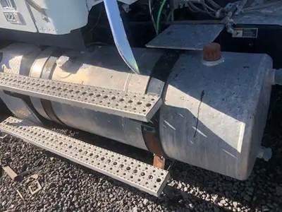 Freightliner Coronado 122 SD Left Fuel Tank for a 2015 Freightliner 122SD