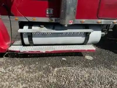 Freightliner Coronado 132 Left Fuel Tank for a 2009 Freightliner Coronado 132 Glider
