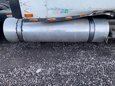 Freightliner FLD132 Classic XL Right Fuel Tank for a 2005 Freightliner FLD132 XL CLASSIC