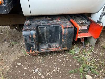 GMC TopKick C7000 Right Fuel Tank for a 1990 GMC C7000 Topkick