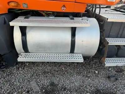 International LA617 Left Fuel Tank