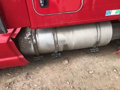 Kenworth T680 Right Fuel Tank