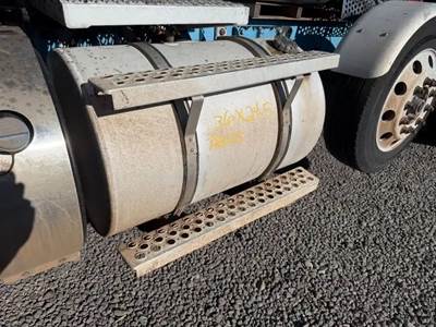 Kenworth T800 Left Fuel Tank