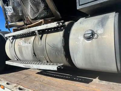 Kenworth T880 Right Fuel Tank