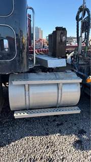 Kenworth T880 Left Fuel Tank