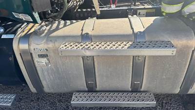 Mack Pinnacle CXU612 Left Fuel Tank for a 2017 Mack CXU612