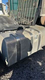 Mack Pinnacle CXU612 Right Fuel Tank for a 2017 Mack CXU612