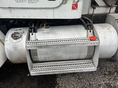 Peterbilt 367 Left Fuel Tank
