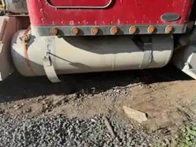 Peterbilt 379 Right Fuel Tank