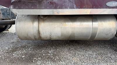 Peterbilt 379 Right Fuel Tank