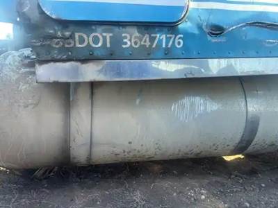 Peterbilt 389 Right Fuel Tank