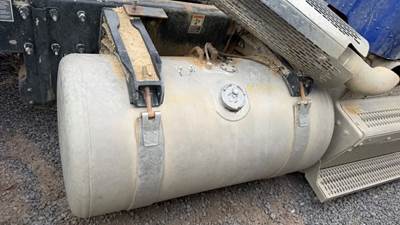 Peterbilt 389 Right Fuel Tank