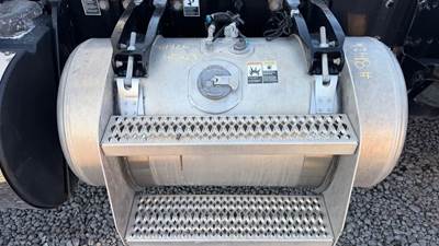Peterbilt 389 Left Fuel Tank