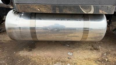 Peterbilt 389 Right Fuel Tank