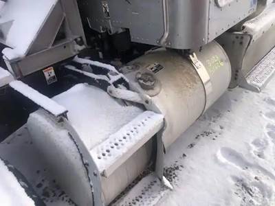 Peterbilt 579 Right Fuel Tank