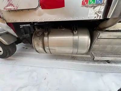 Peterbilt 579 Right Fuel Tank