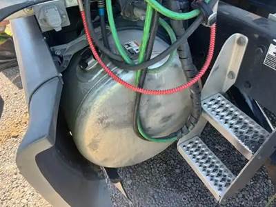 Peterbilt 579 Left Fuel Tank