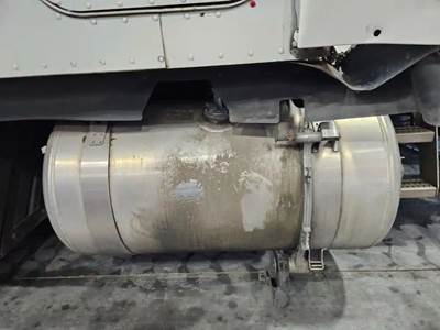 Peterbilt 579 Left Fuel Tank
