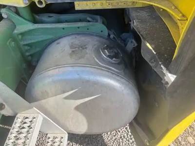 Peterbilt 579 Right Fuel Tank