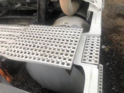 Volvo VNL Right Fuel Tank