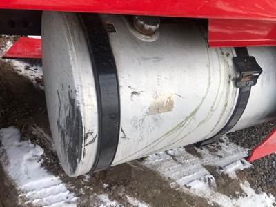 Volvo VNL Right Fuel Tank