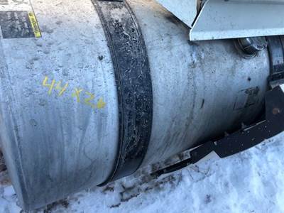 Volvo VNL Right Fuel Tank