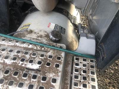 Volvo VNL Right Fuel Tank