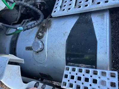 Volvo VNL Left Fuel Tank