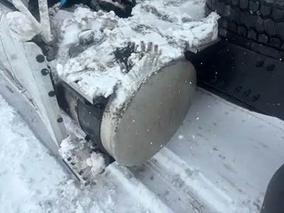 Volvo VNL Left Fuel Tank