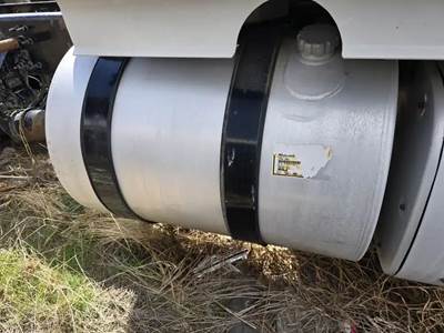 Volvo VNL Right Fuel Tank