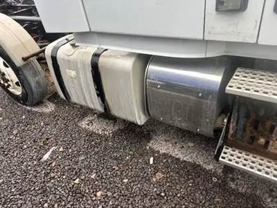 Volvo VNL Right Fuel Tank