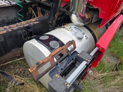 Volvo VNL Right Fuel Tank