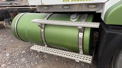 Volvo VNL Right Fuel Tank