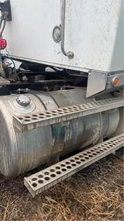 Western Star 4900SA Right Fuel Tank for a 2014 Western Star 4900 SA