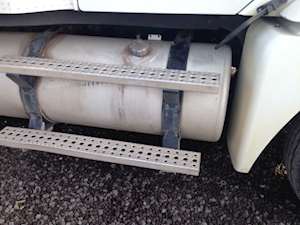 Freightliner Columbia 120 Right Fuel Tank for a 2004 Freightliner CL120 Columbia