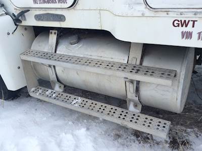 Freightliner FLD120 Left Fuel Tank