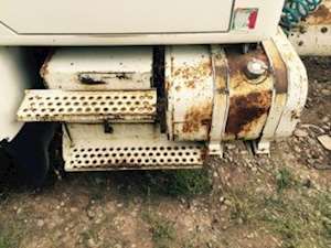 International 4700 / 4900 Left Fuel Tank for a 1998 International 47/4900